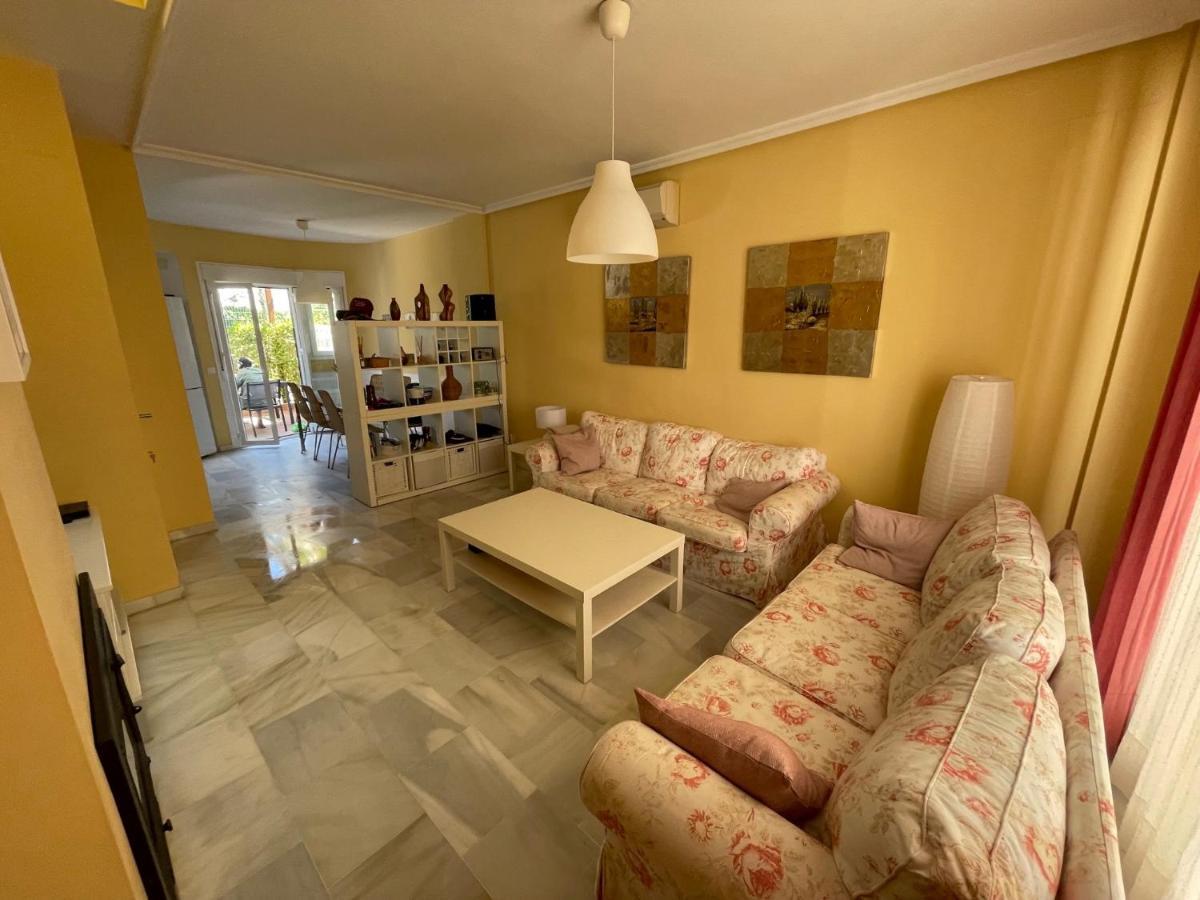 Hochwertiges Haus In Wunderschoener Golf Anlage Am Meer ロタ エクステリア 写真