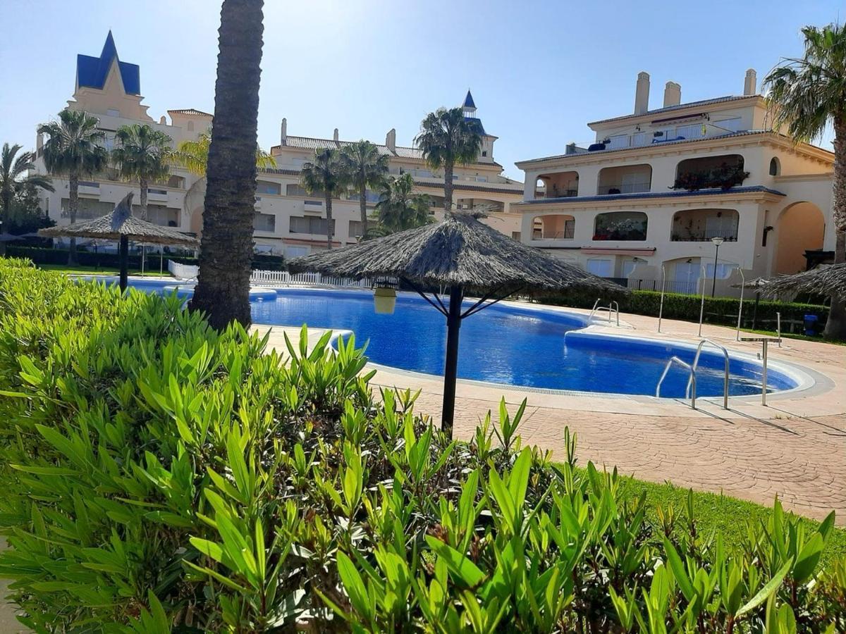 Hochwertiges Haus In Wunderschoener Golf Anlage Am Meer ロタ エクステリア 写真
